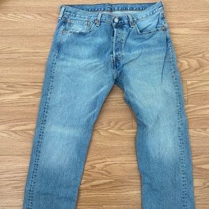 LEVI’S CLASSIC 501 JEANS